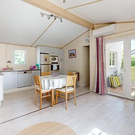 Сasa de vacaciones 2 Bedroom Cozy In Sainte-gemme *