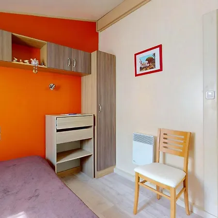 2 Bedroom Cozy In Sainte-gemme * Sainte-Gemme (Charente-Maritime)