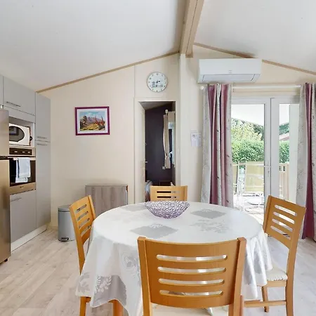 2 Bedroom Cozy In Sainte-gemme